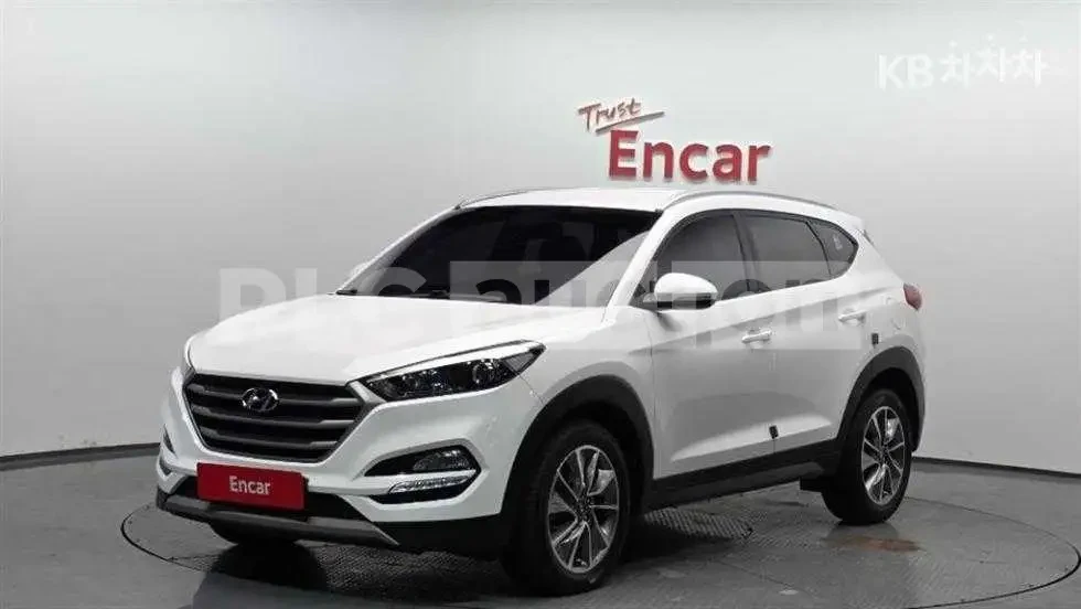Hyundai Tucson, снимка 3 - Автомобили и джипове - 54147545
