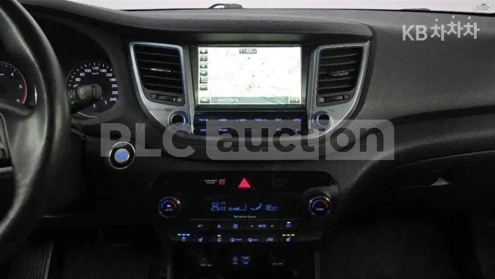 Hyundai Tucson, снимка 6 - Автомобили и джипове - 54147545