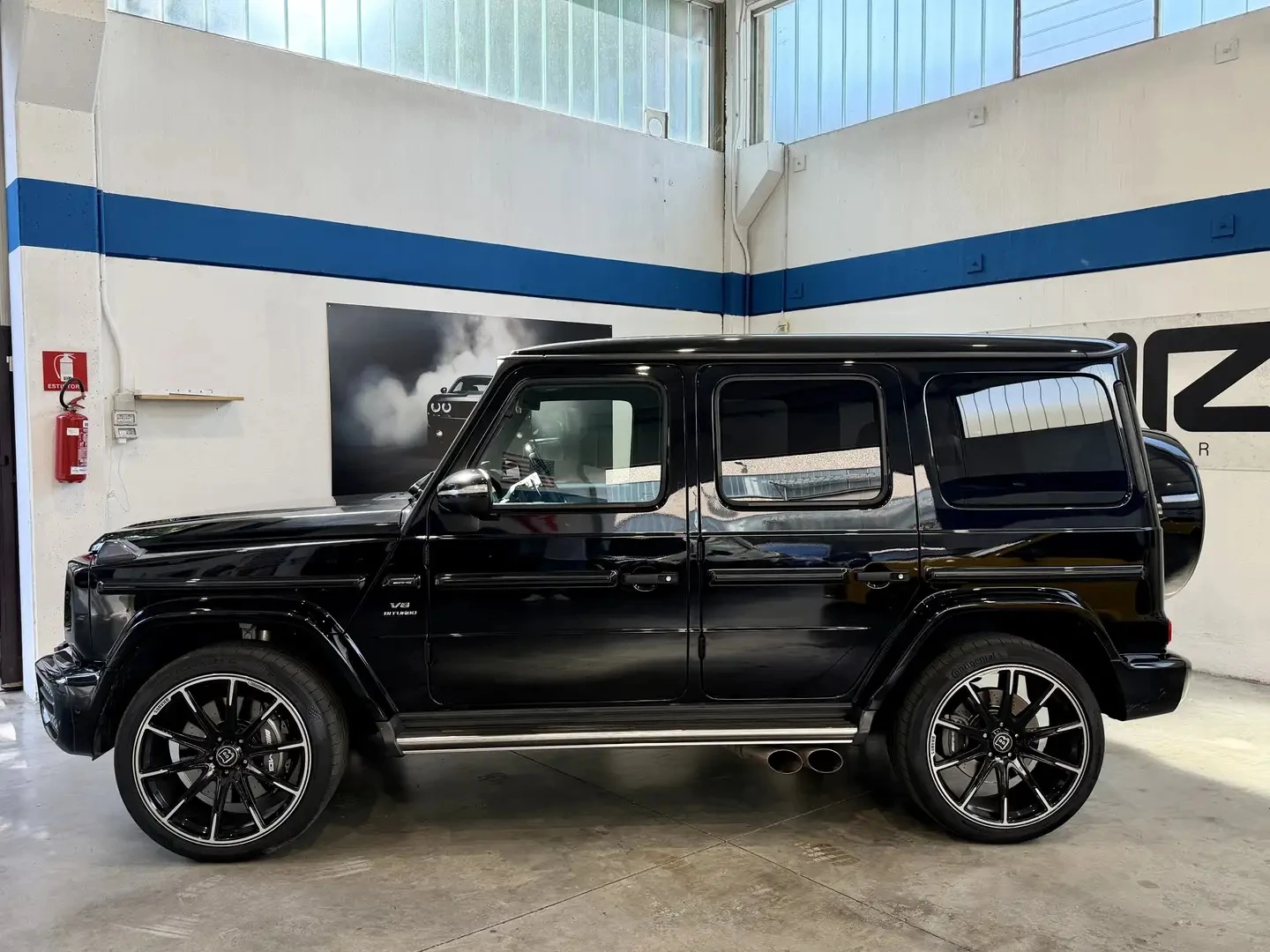 Mercedes-Benz G 63 AMG V8, снимка 2 - Автомобили и джипове - 54937910