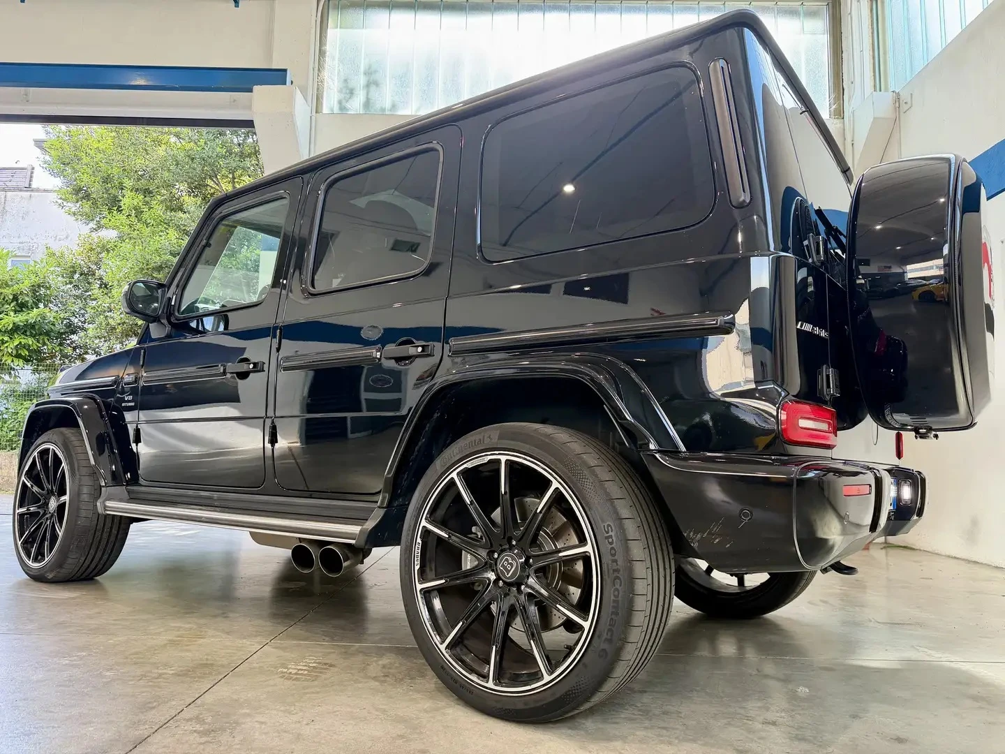 Mercedes-Benz G 63 AMG V8, снимка 3 - Автомобили и джипове - 54937910