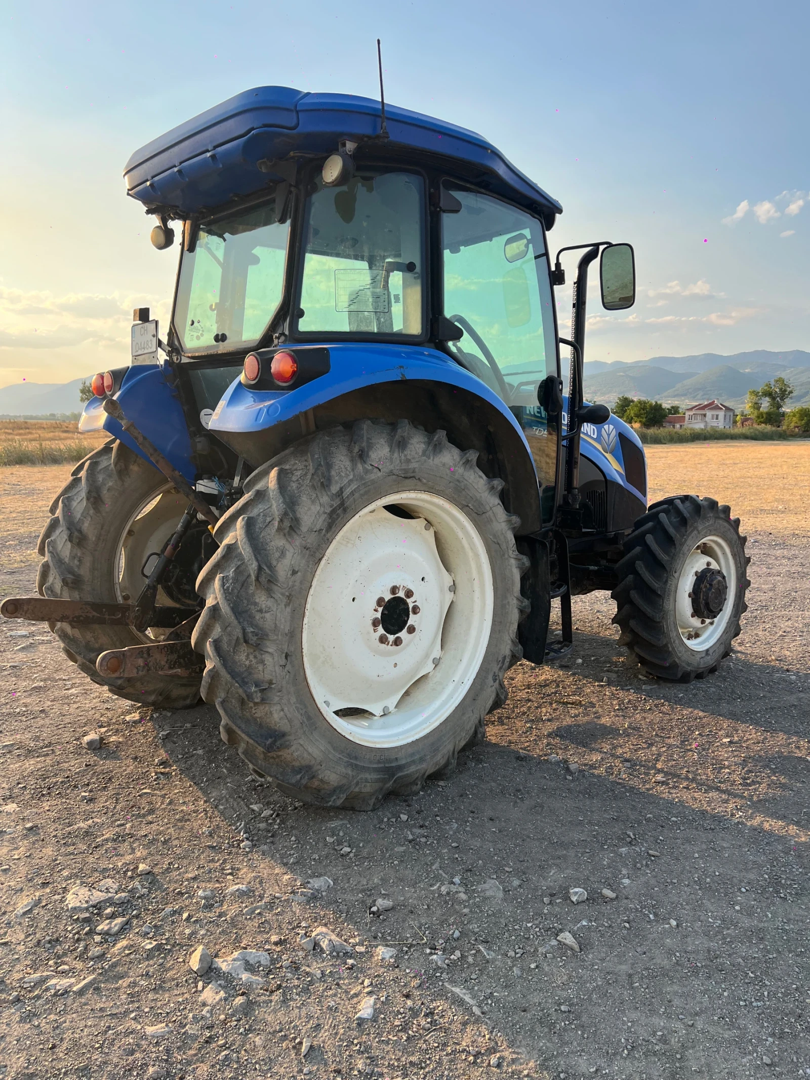 Трактор New Holland TD5.85, снимка 4 - Селскостопанска техника - 55379556