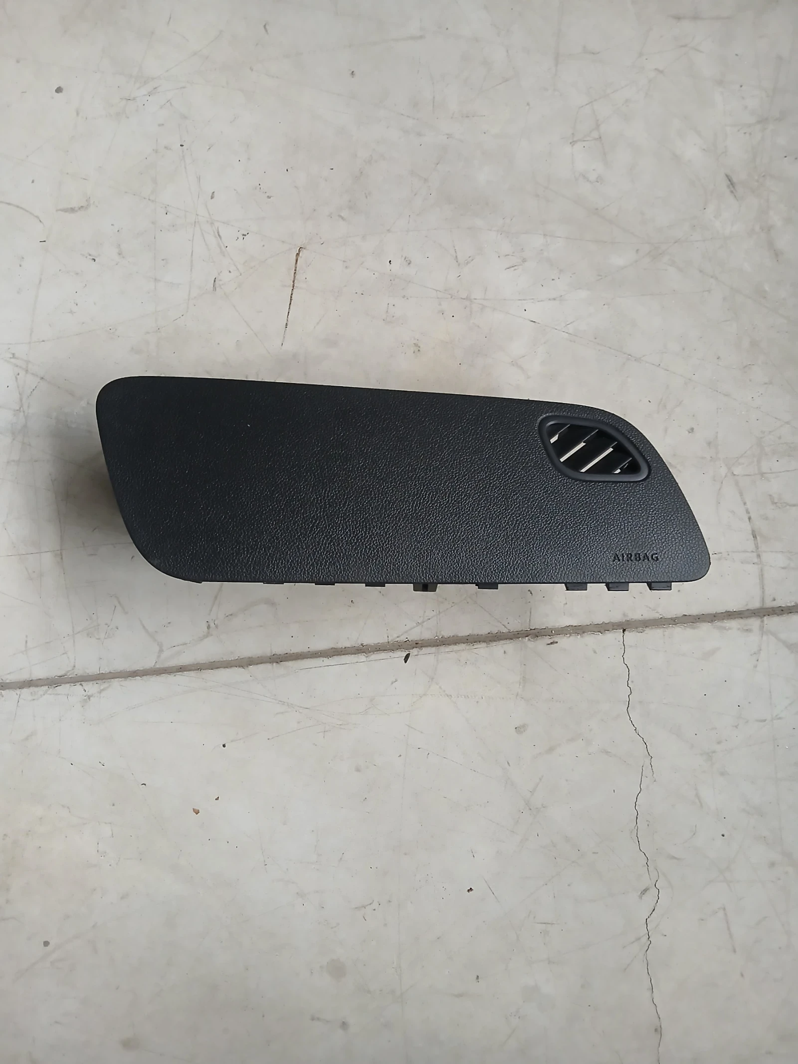 6R0 880 204 Аербег пасажерски VW Polo 2012г 
