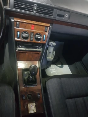 Mercedes-Benz 124 200 E, снимка 7