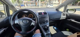Toyota Auris, снимка 1