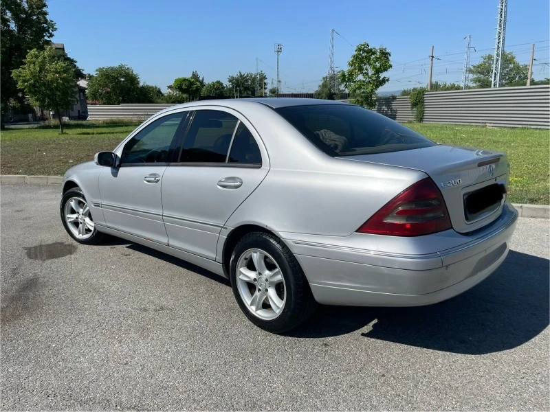 Mercedes-Benz C 200, снимка 3 - Автомобили и джипове - 47748648