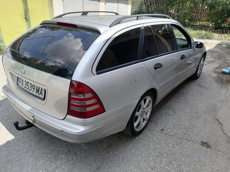 Mercedes-Benz C 220 2.2 cdi, снимка 3 - Автомобили и джипове - 47720530