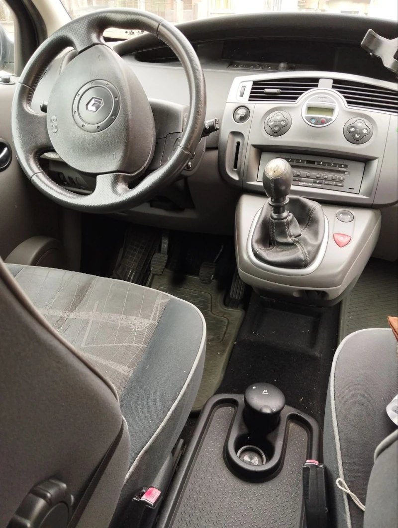 Renault Scenic 2.0 бензин, снимка 9 - Автомобили и джипове - 49534948