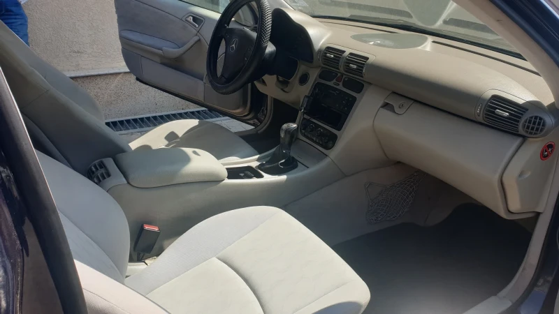 Mercedes-Benz C 230 Газова уредба , снимка 10 - Автомобили и джипове - 52428267