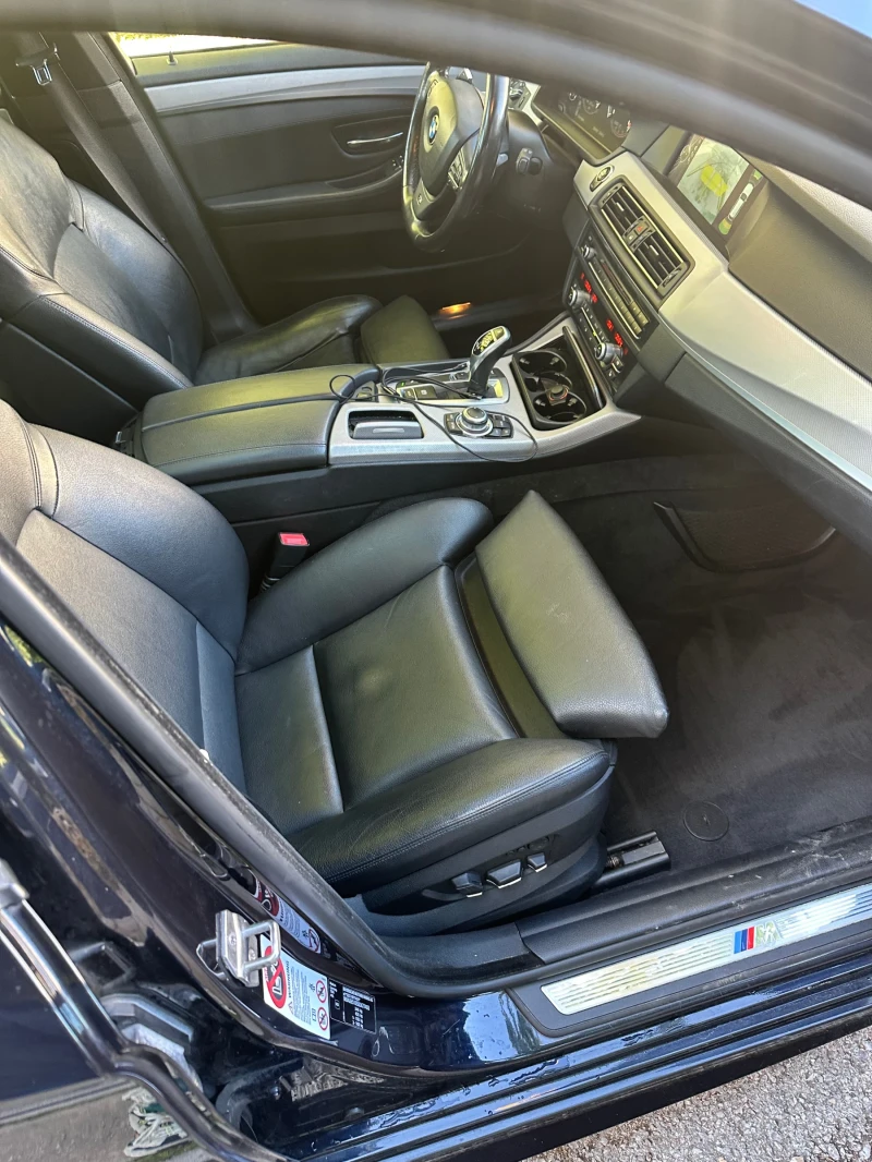 BMW 530 Дистроник/Head-up/Теглич/LaneAssist/SoftClose, снимка 7 - Автомобили и джипове - 52291782