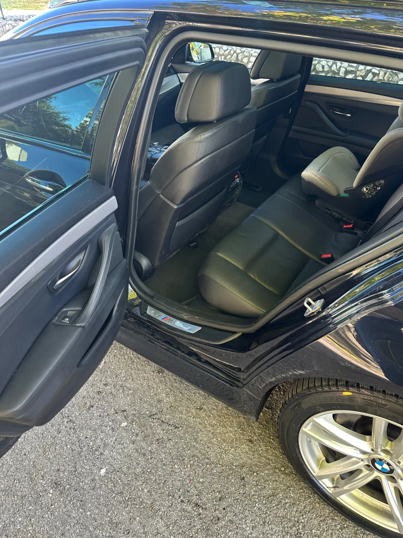 BMW 530 Дистроник/Head-up/Теглич/LaneAssist/SoftClose, снимка 3 - Автомобили и джипове - 52291782