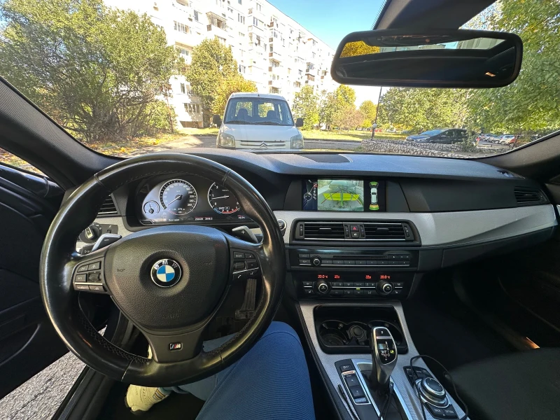 BMW 530 Дистроник/Head-up/Теглич/LaneAssist/SoftClose, снимка 10 - Автомобили и джипове - 52291782