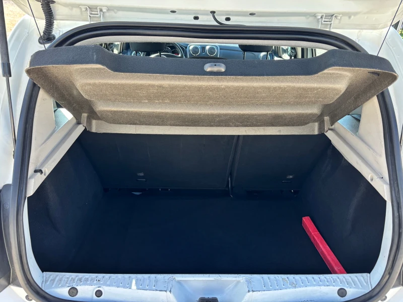 Dacia Sandero Нов внос от Италия Навигация, снимка 4 - Автомобили и джипове - 52273951