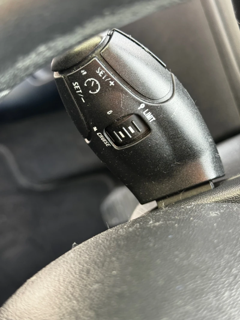 Peugeot 208 1.4 HDI 68kc, снимка 16 - Автомобили и джипове - 52790390