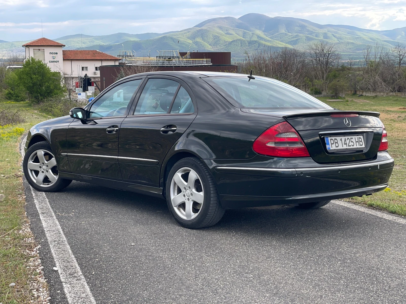 Mercedes-Benz E 270 CDI AVANTGARDE - изображение 2