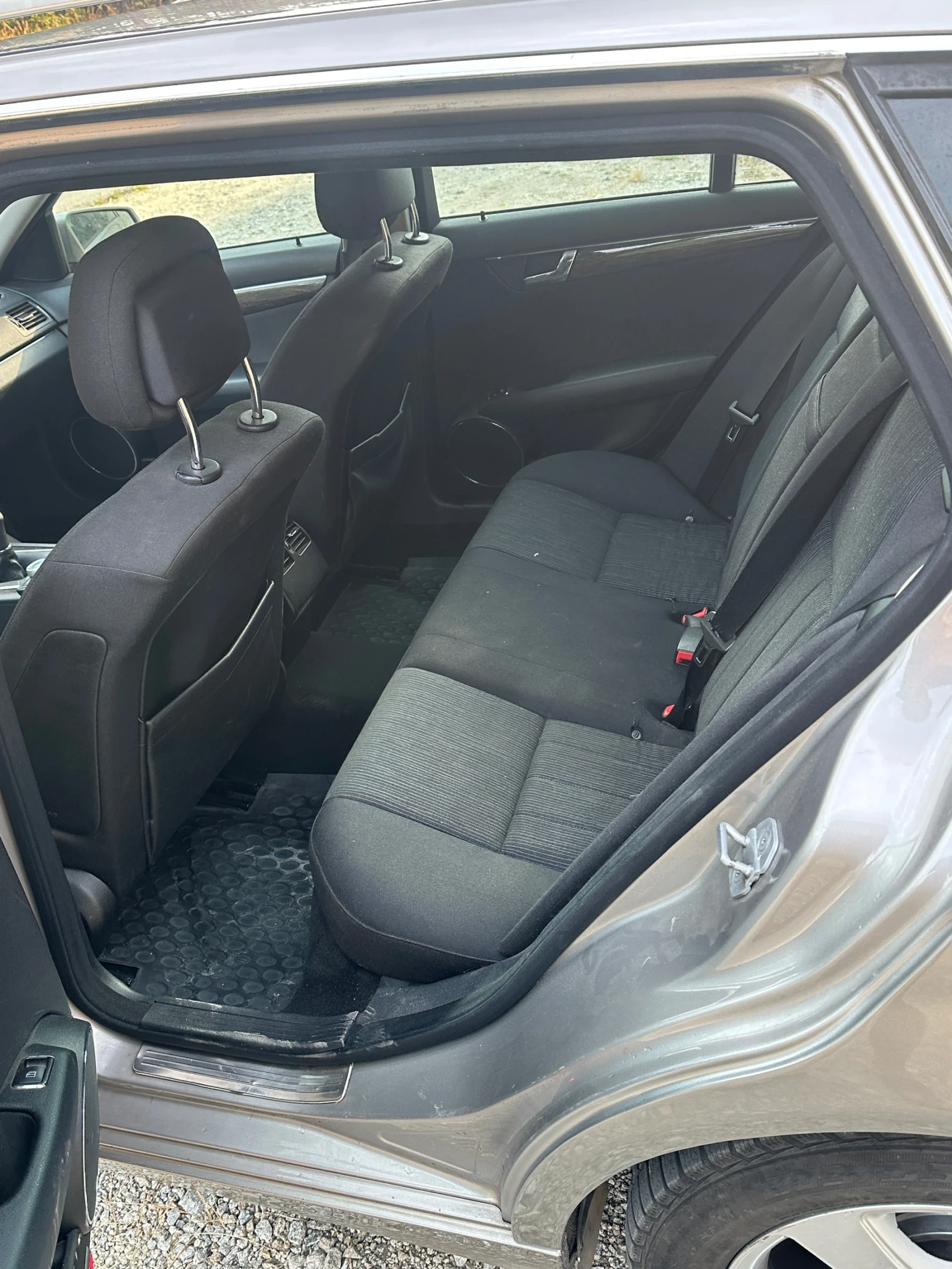 Mercedes-Benz C 220 2.2 - изображение 9