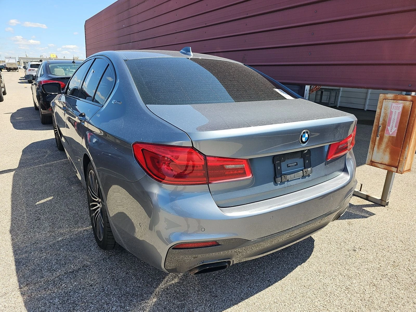 BMW 530E  xDrive* ЦЕНА ДО БЪЛГАРИЯ* (CARFAX) - изображение 4
