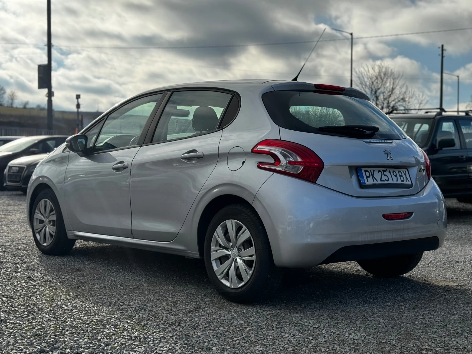 Peugeot 208 1.4 HDI 68kc - изображение 7