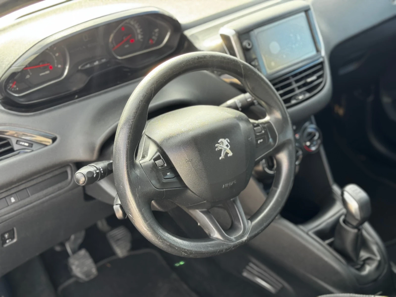 Peugeot 208 1.4 HDI 68kc | Mobile.bg � ����������� 12