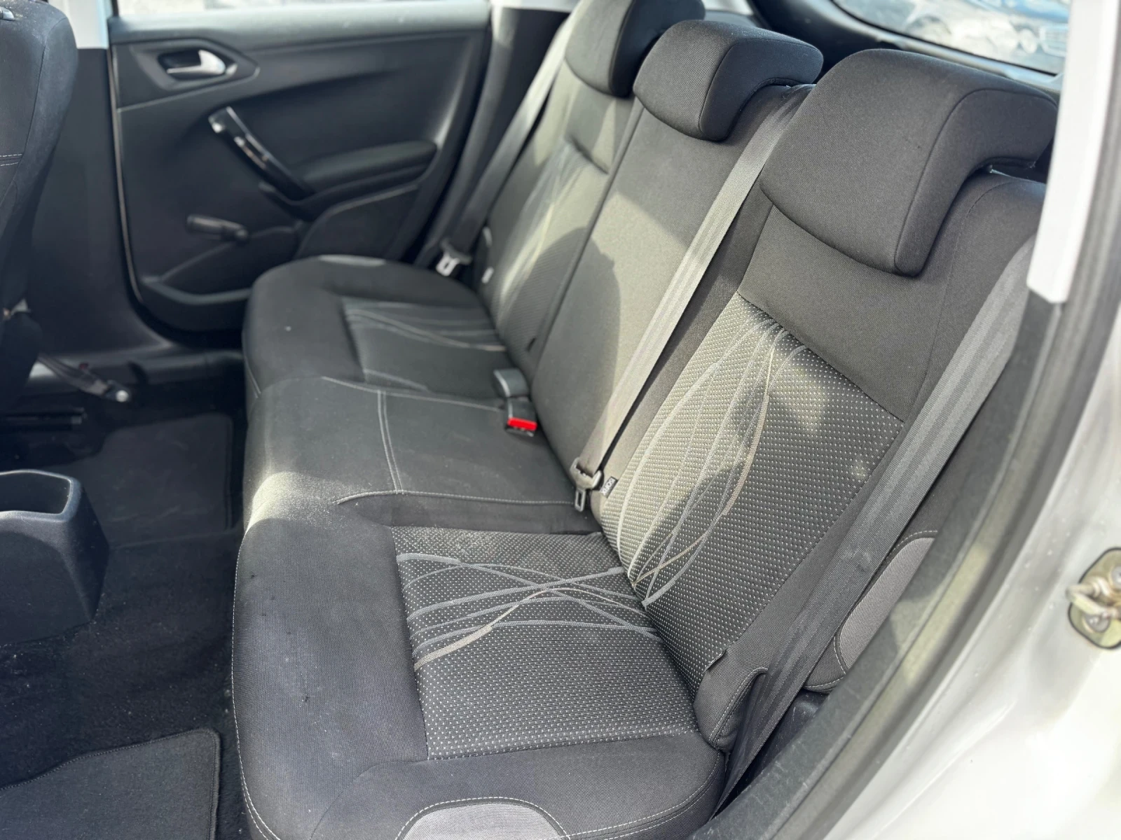 Peugeot 208 1.4 HDI 68kc | Mobile.bg � ����������� 15