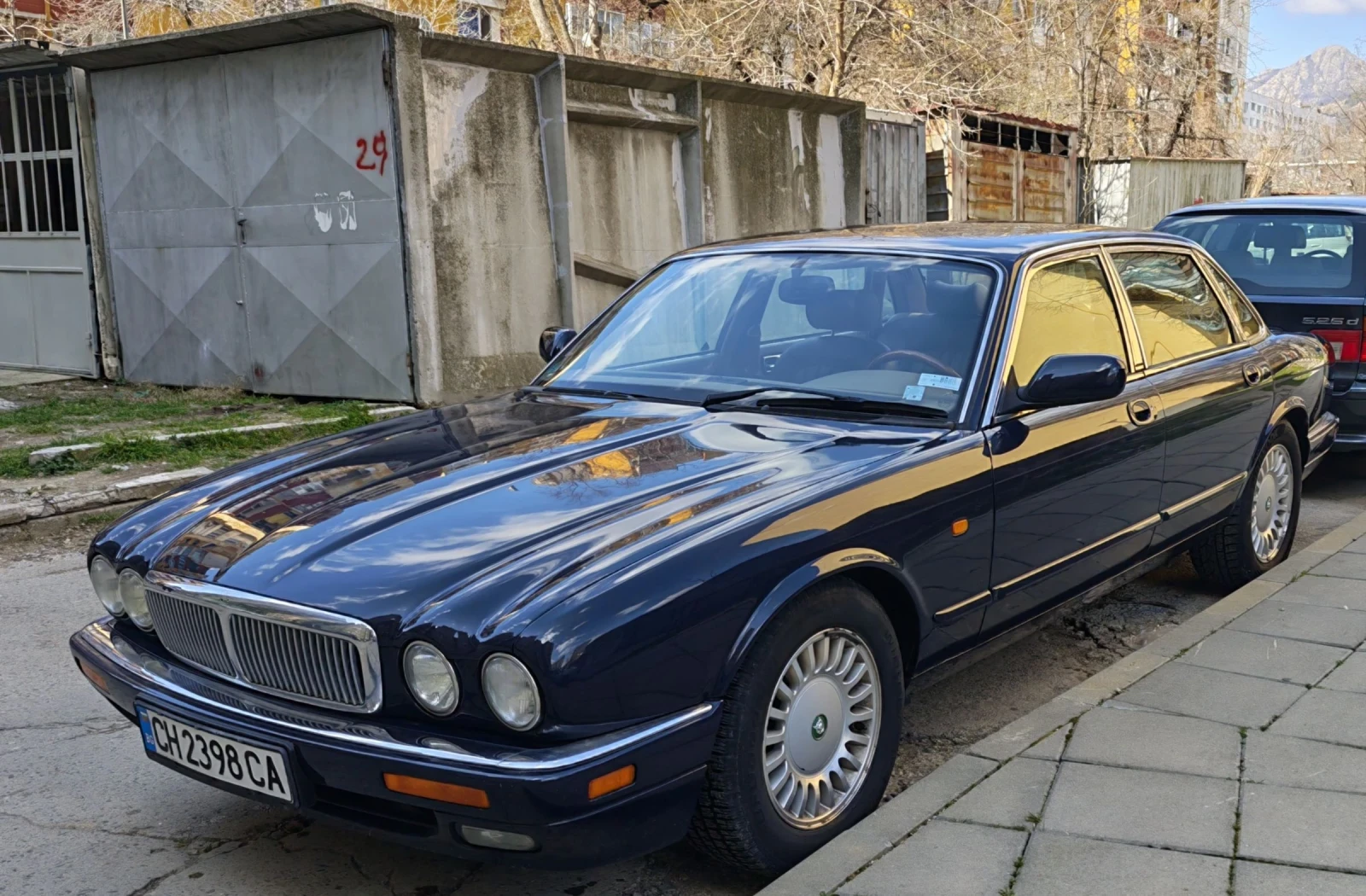 Jaguar Sovereign