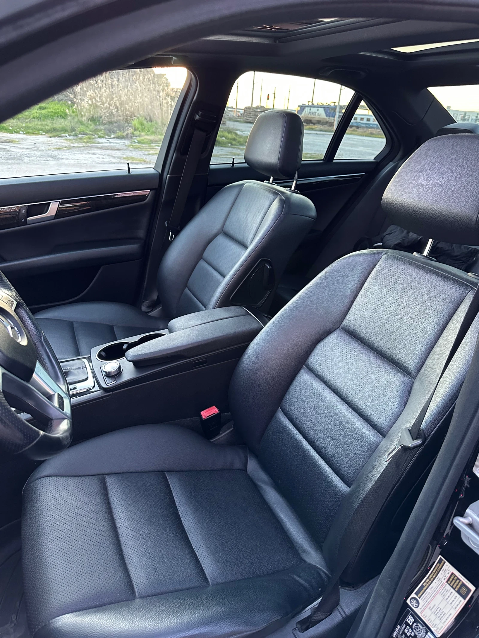 Mercedes-Benz C 350 AMG 4MATIC, снимка 7 - Автомобили и джипове - 54180421