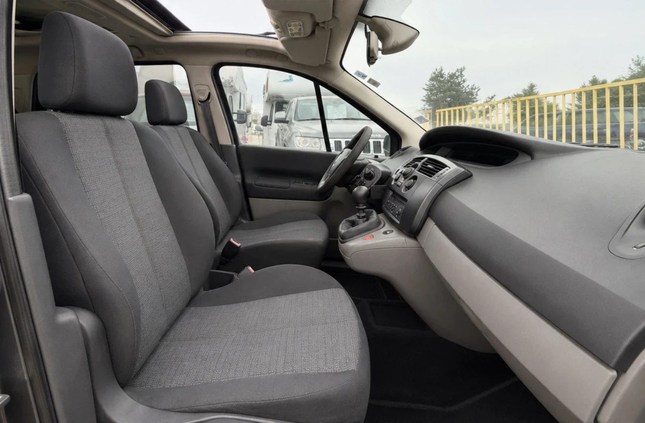 Renault Grand scenic Сервизна книжка , снимка 4 - Автомобили и джипове - 54455582