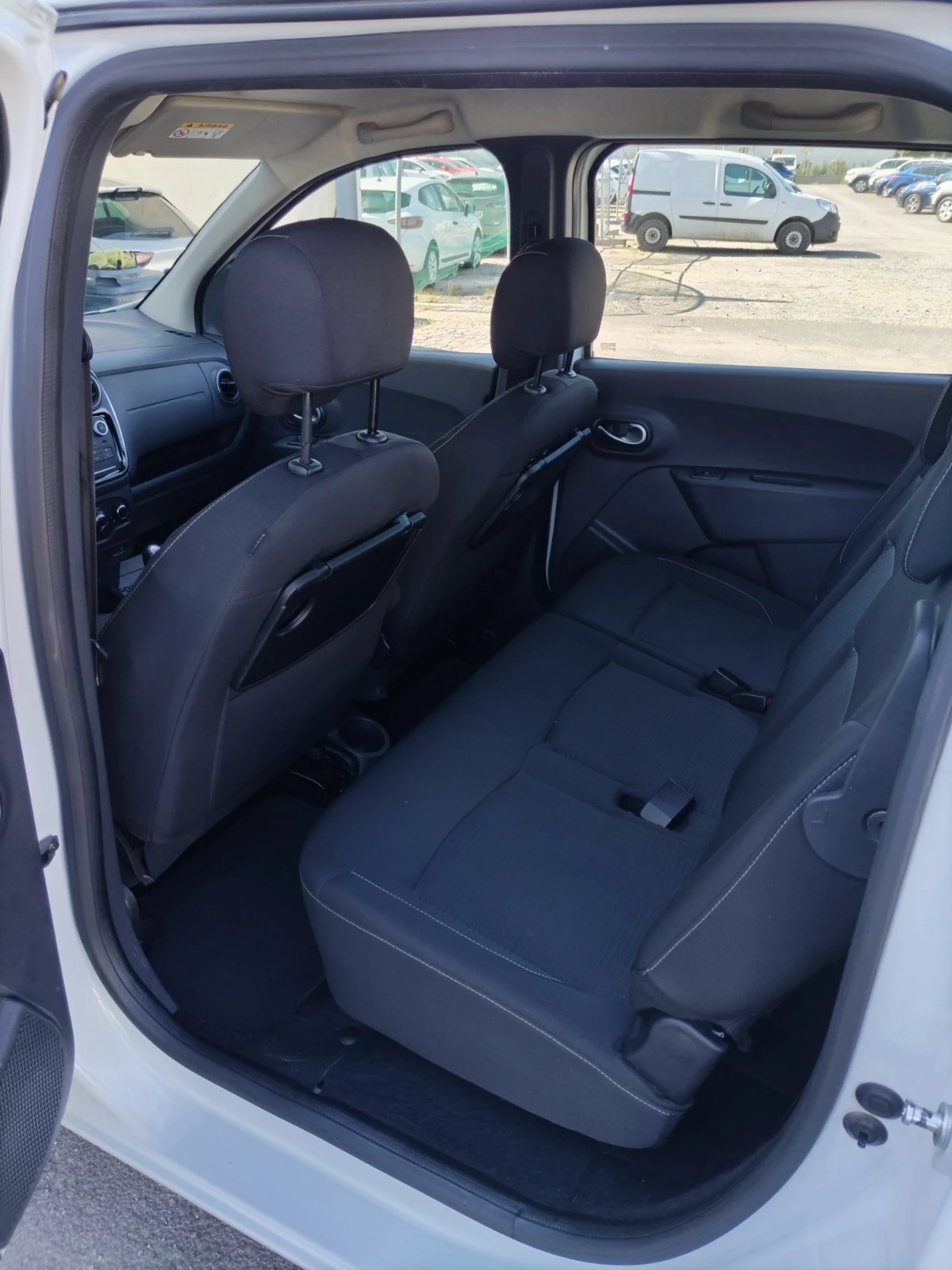 Dacia Lodgy 1.3Tce/130к.с./6+ 1/LPG, снимка 16 - Автомобили и джипове - 54551194