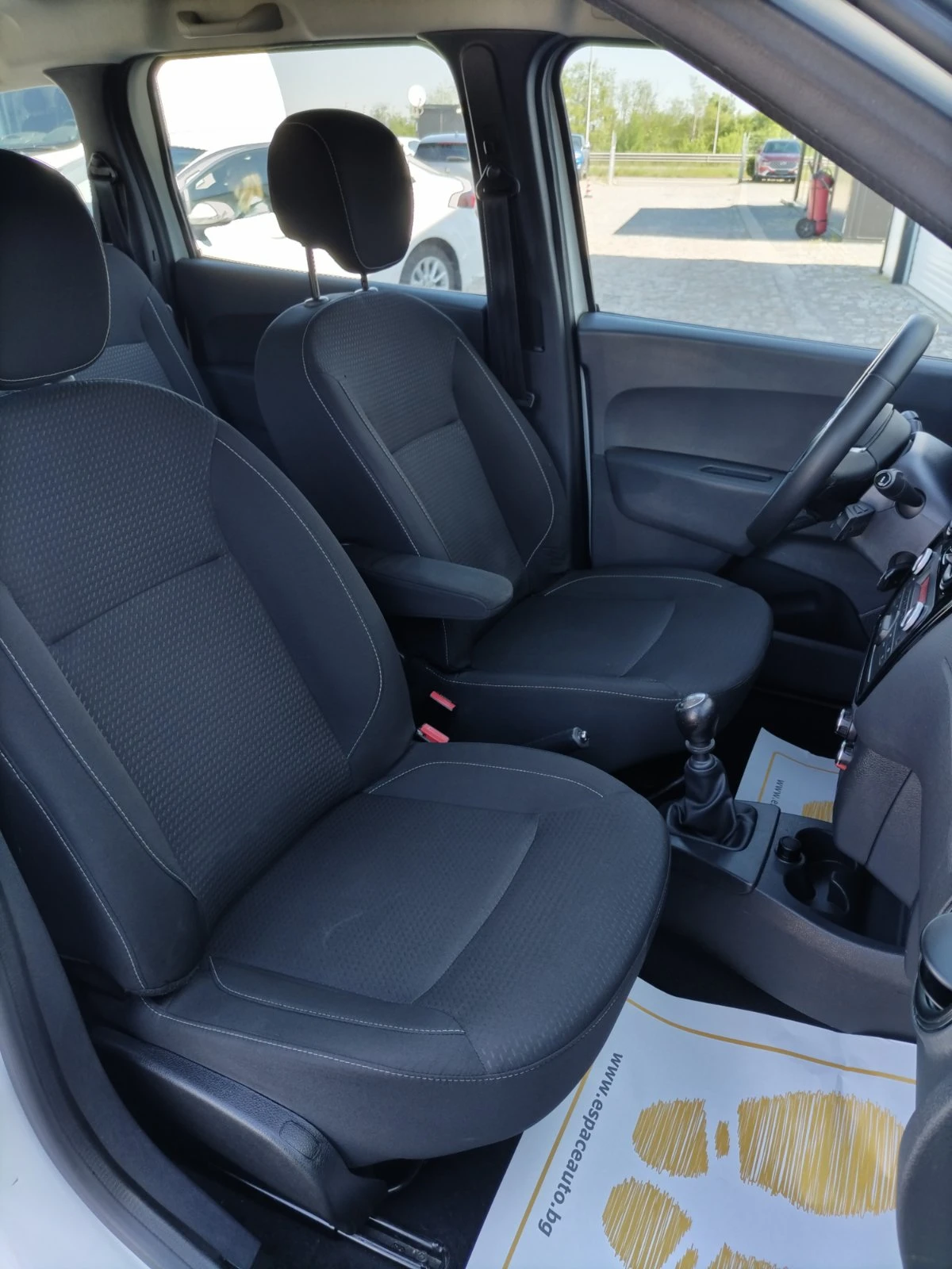 Dacia Lodgy 1.3Tce/130к.с./6+ 1/LPG, снимка 15 - Автомобили и джипове - 54551194