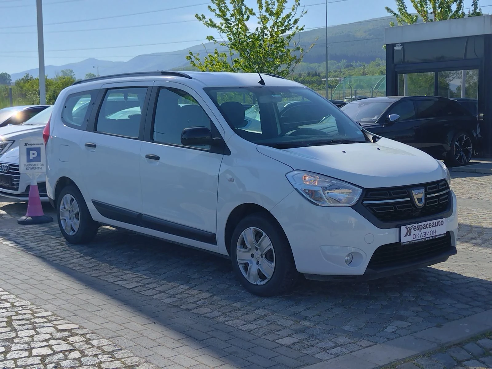 Dacia Lodgy 1.3Tce/130к.с./6+ 1/LPG, снимка 3 - Автомобили и джипове - 54551194