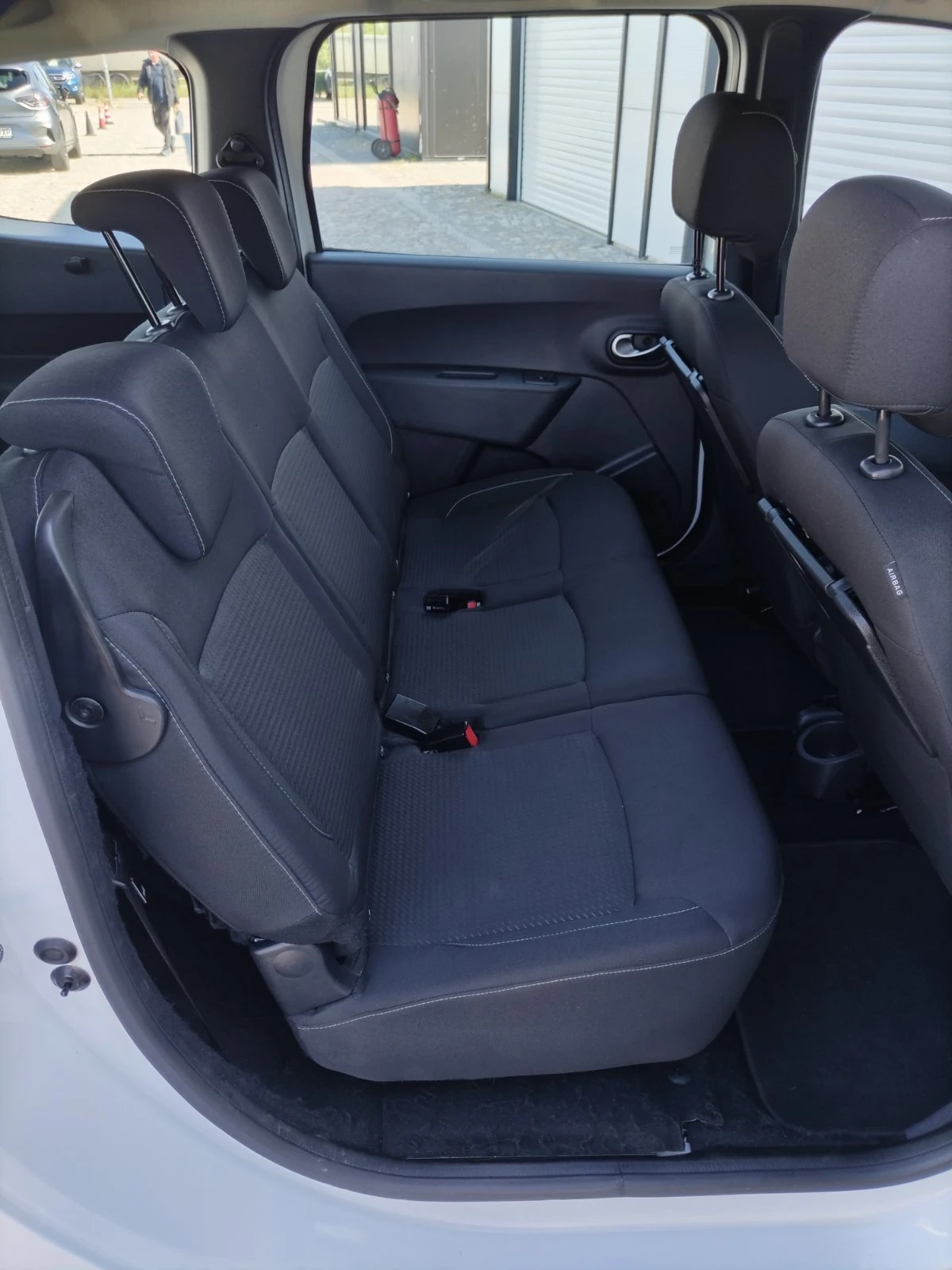 Dacia Lodgy 1.3Tce/130к.с./6+ 1/LPG, снимка 17 - Автомобили и джипове - 54551194