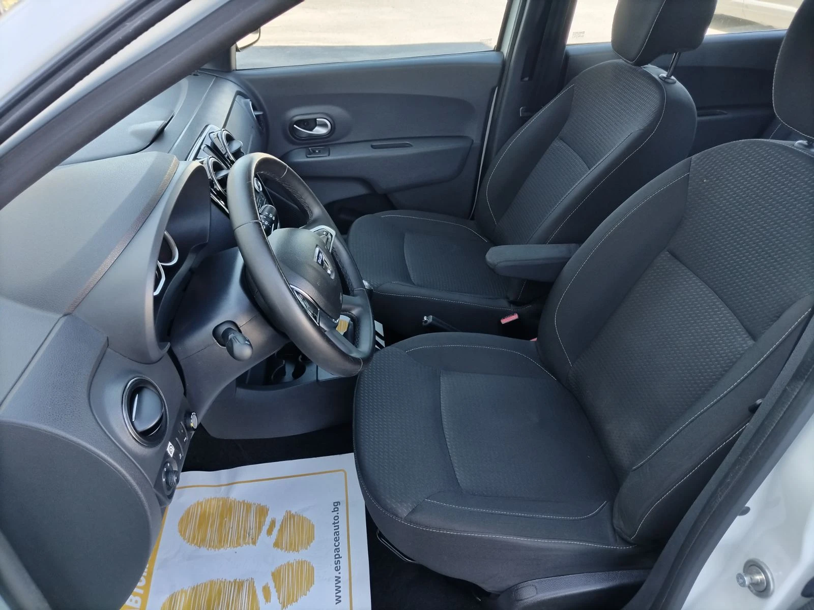 Dacia Lodgy 1.3Tce/130к.с./6+ 1/LPG, снимка 13 - Автомобили и джипове - 54551194