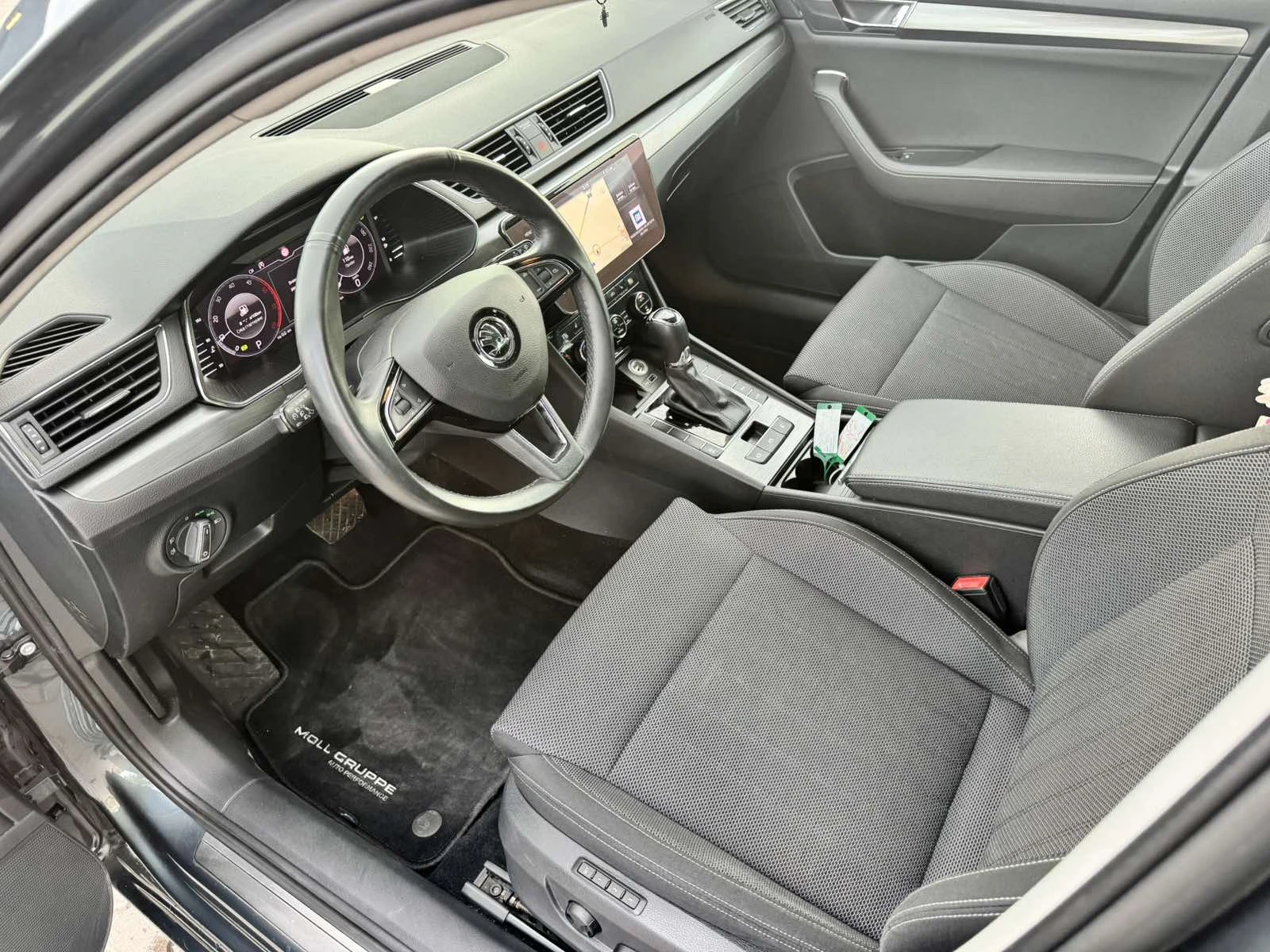 Skoda Superb 2.0 TDI MATRIX LED 91000 km, снимка 11 - Автомобили и джипове - 55015038