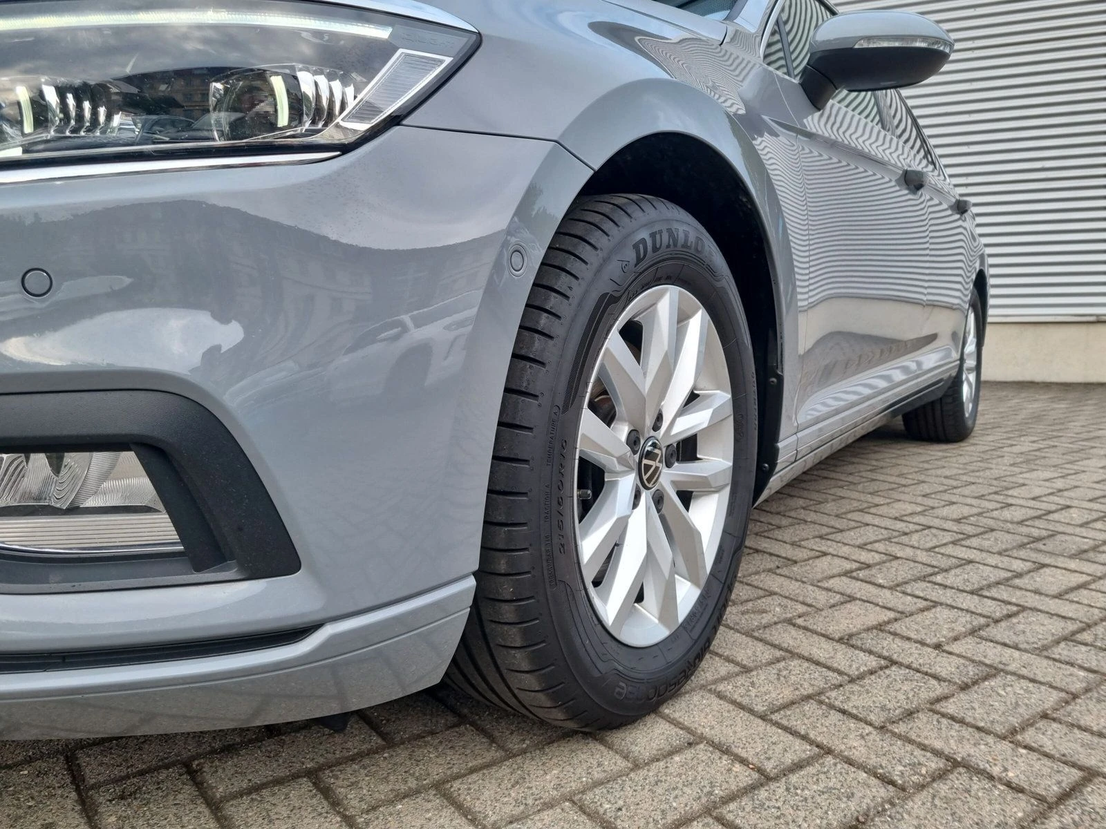 VW Passat Premium Business, IQ Lights, , снимка 14 - Автомобили и джипове - 55105913