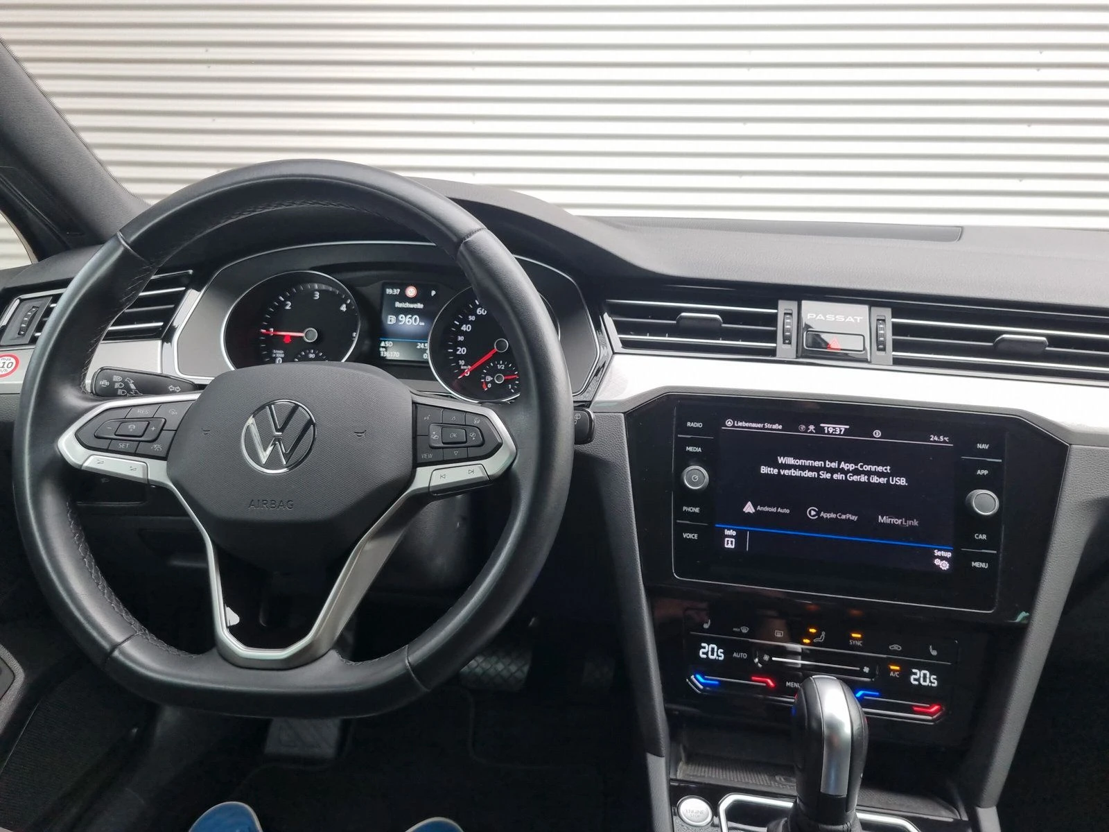 VW Passat Premium Business, IQ Lights, , снимка 8 - Автомобили и джипове - 55105913