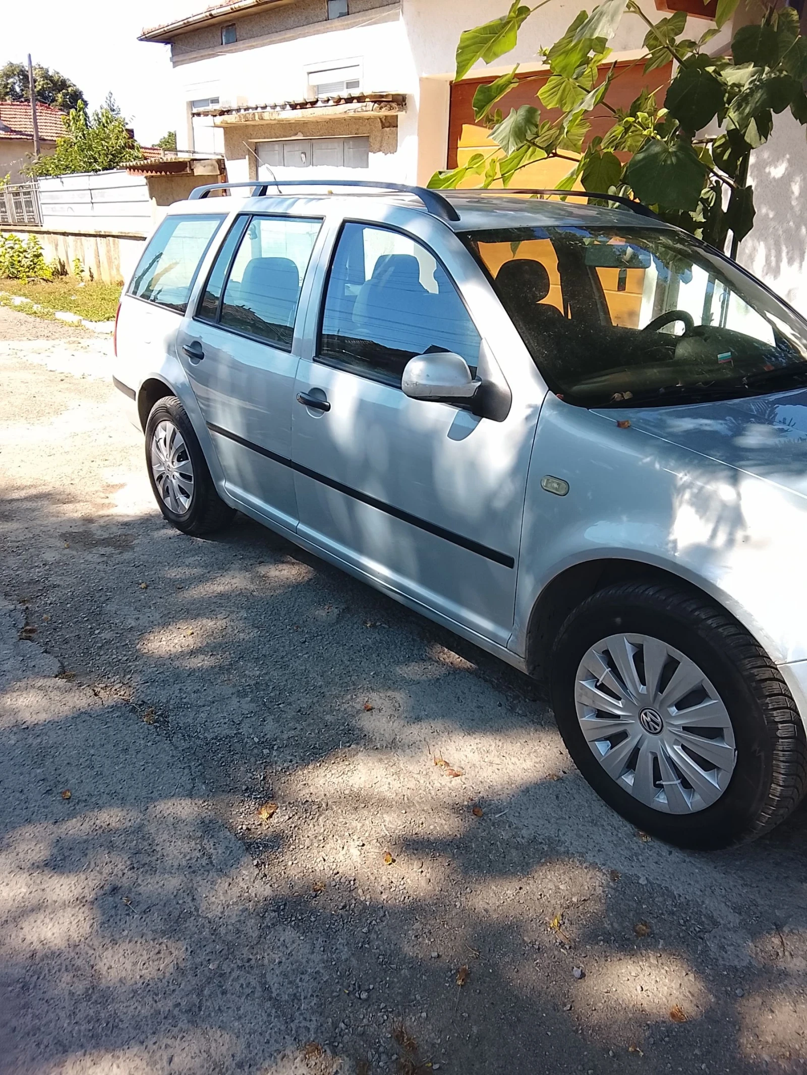 VW Golf 1.9, снимка 4 - Автомобили и джипове - 55228143