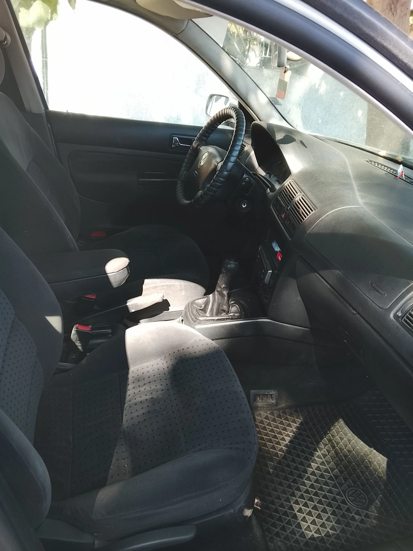VW Golf 1.9, снимка 7 - Автомобили и джипове - 55228143