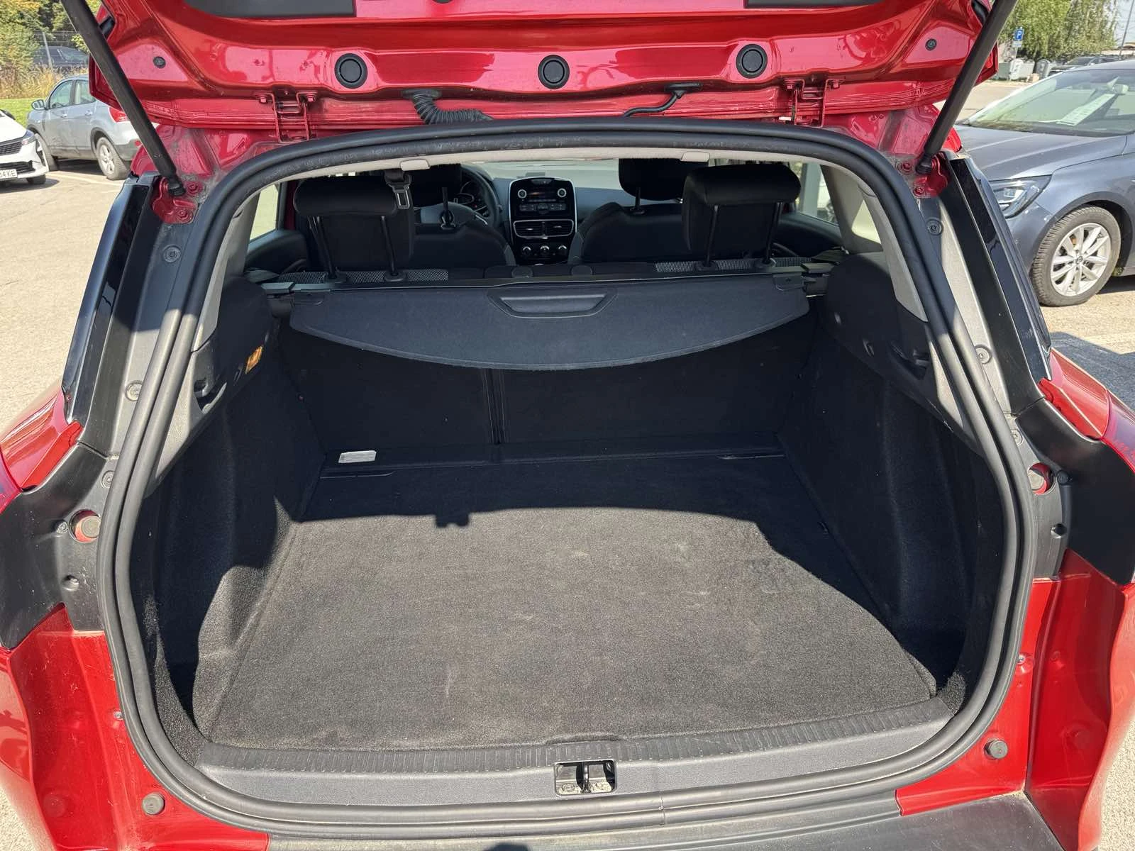 Renault Clio 1.5Dci, снимка 11 - Автомобили и джипове - 55627443