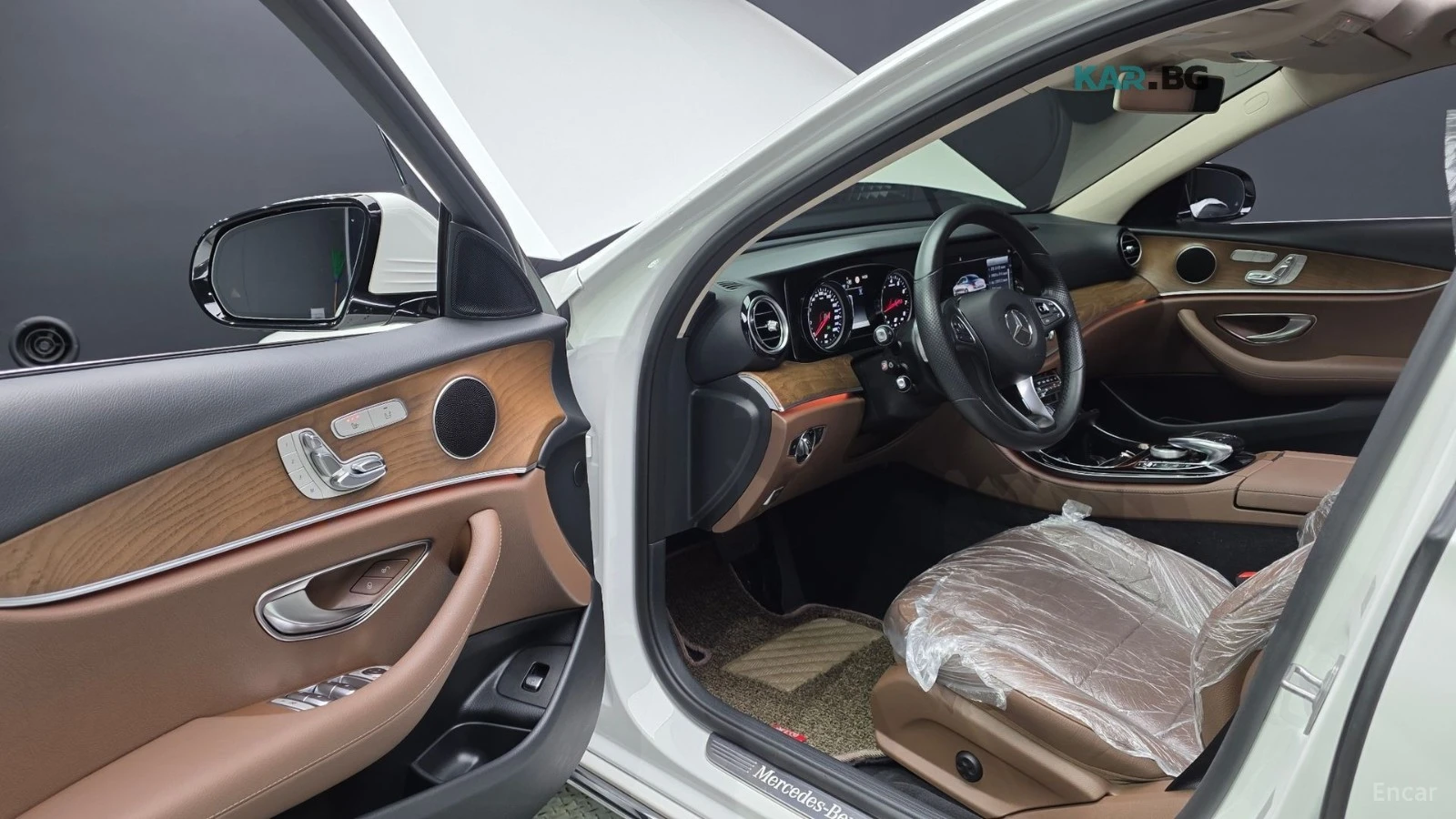 Mercedes-Benz E 300 EXCLUSIVE STANDARD* 360* КОЖА* НАВИ* ПАНО, снимка 7 - Автомобили и джипове - 55845528