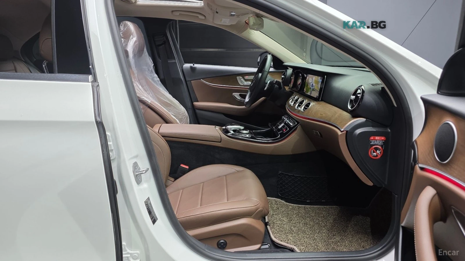 Mercedes-Benz E 300 EXCLUSIVE STANDARD* 360* КОЖА* НАВИ* ПАНО, снимка 8 - Автомобили и джипове - 55845528