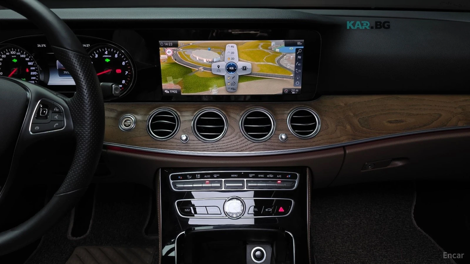 Mercedes-Benz E 300 EXCLUSIVE STANDARD* 360* КОЖА* НАВИ* ПАНО, снимка 11 - Автомобили и джипове - 55845528
