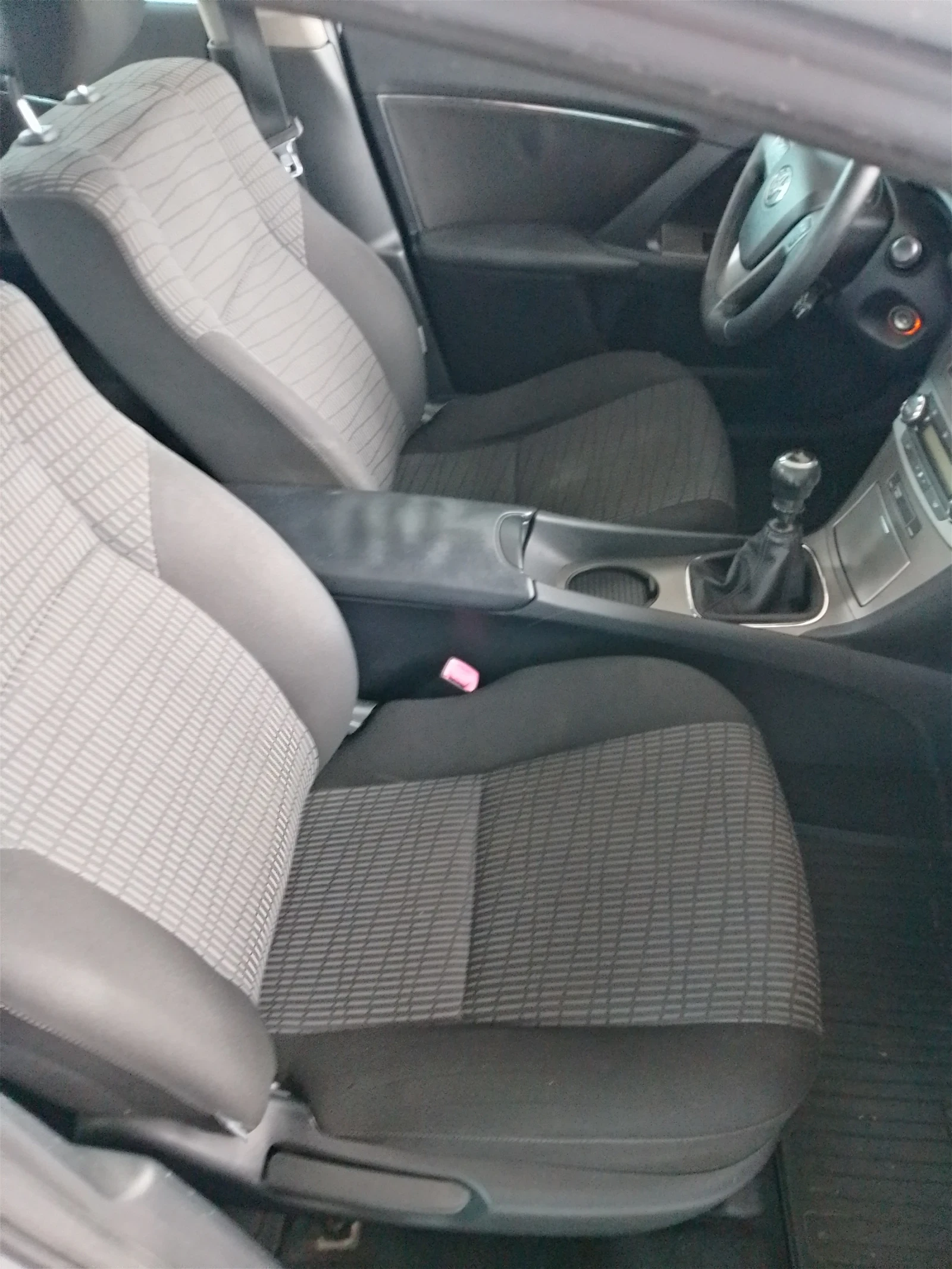 Toyota Avensis 2.0D4D 126ks.6sk., снимка 11 - Автомобили и джипове - 55935750