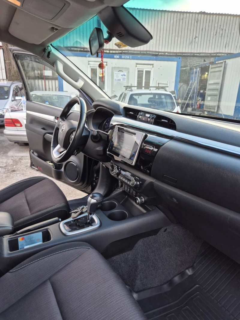 Toyota Hilux, снимка 10 - Автомобили и джипове - 48812957