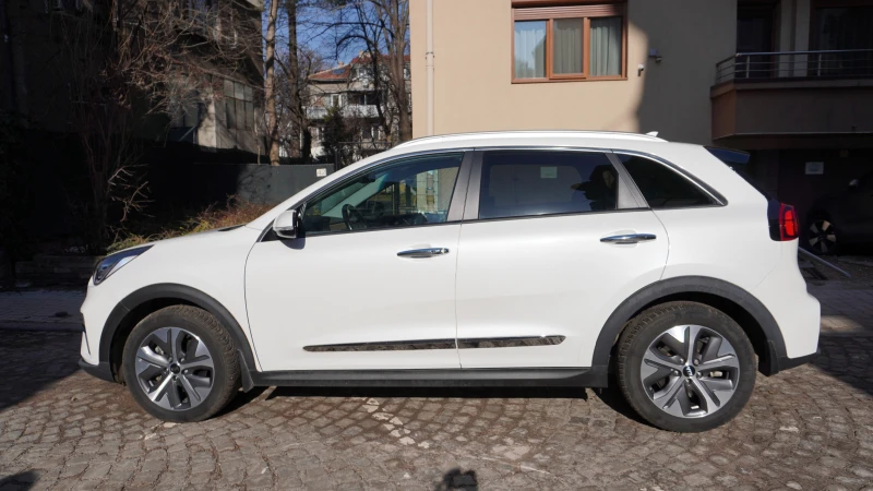 Kia Niro, снимка 2 - Автомобили и джипове - 48881789