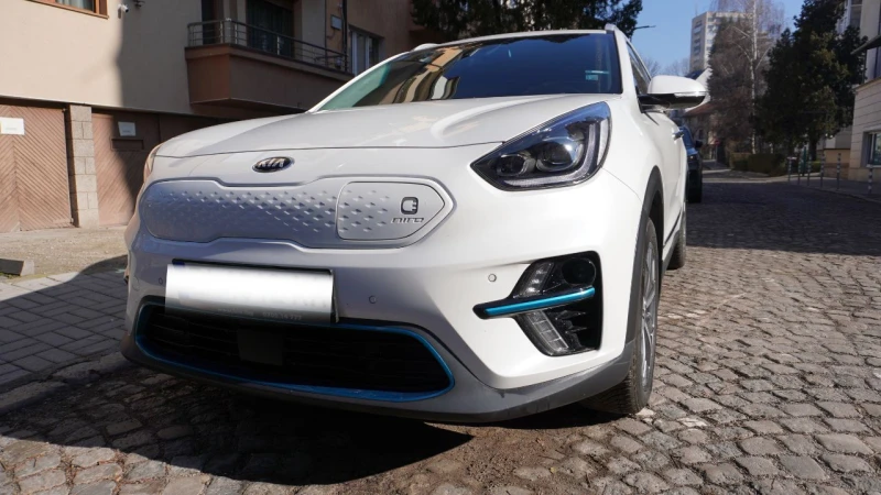 Kia Niro, снимка 1 - Автомобили и джипове - 48881789