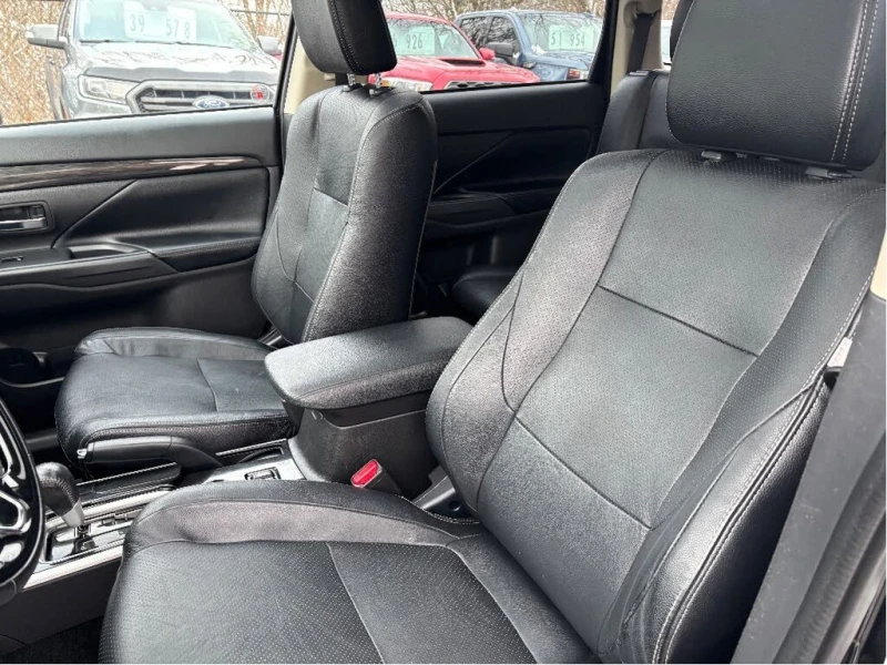 Mitsubishi Outlander ES S-AWC* ПОДГРЕВ* КОЖА* КАМЕРА* ШИБИДАХ* 6+ 1, снимка 10 - Автомобили и джипове - 53007258