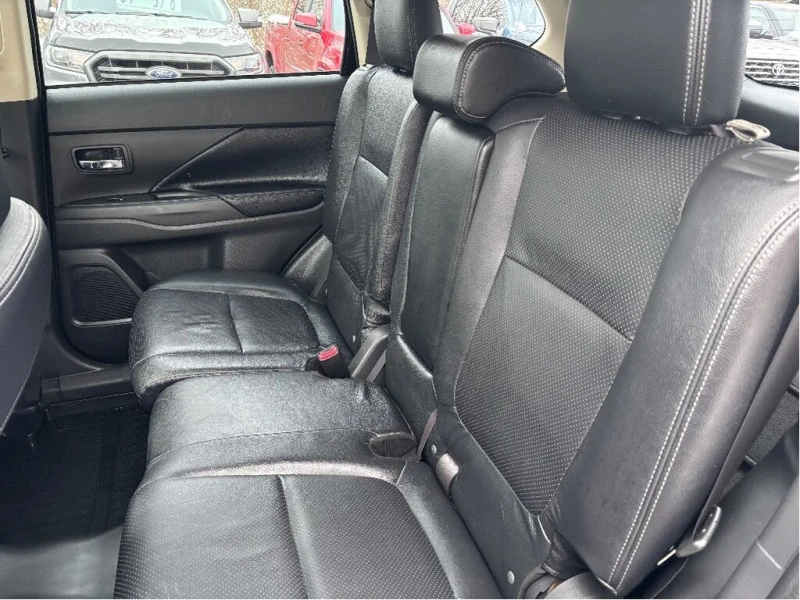 Mitsubishi Outlander ES S-AWC* ПОДГРЕВ* КОЖА* КАМЕРА* ШИБИДАХ* 6+ 1, снимка 16 - Автомобили и джипове - 53007258