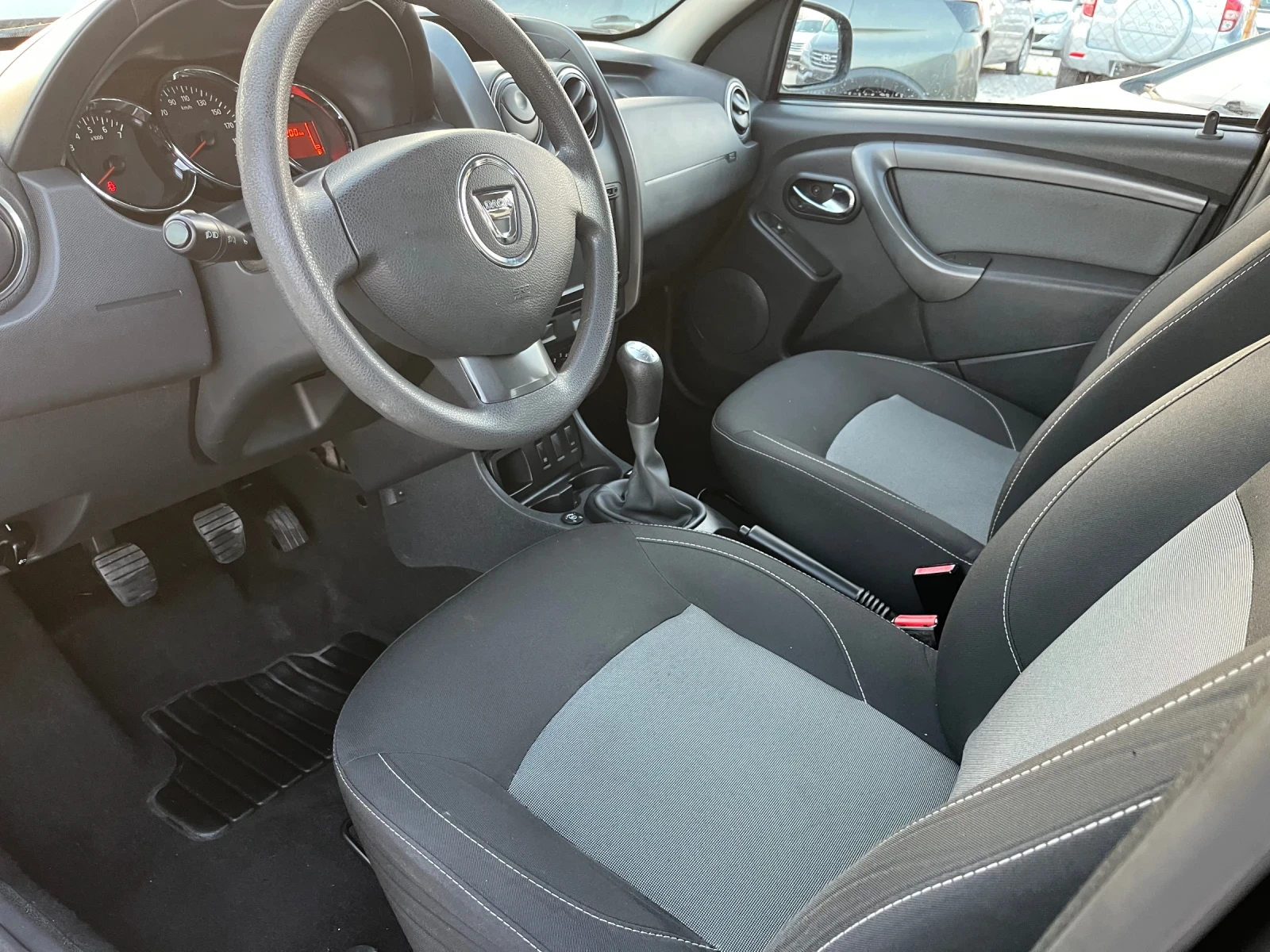 Dacia Duster 1.6 газ, евро6, нави, Италия, 2017 - изображение 7