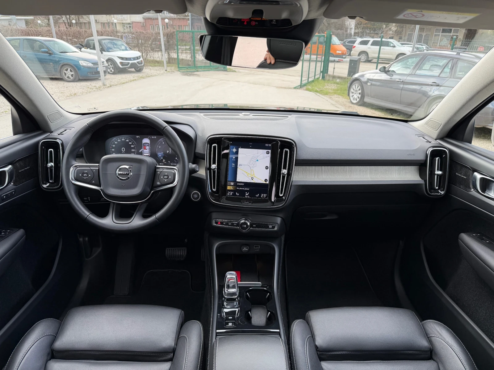 Volvo XC40 T4 AWD Inscription + Швейцария+ , снимка 13 - Автомобили и джипове - 54087309