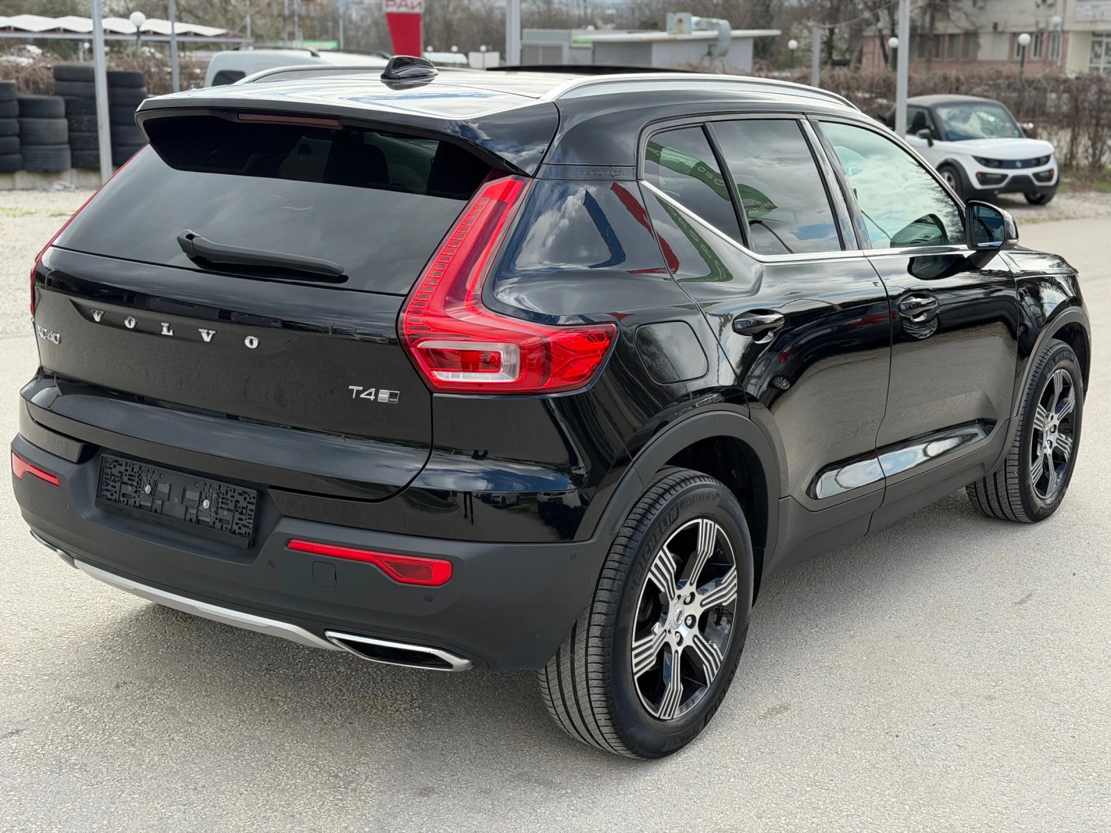 Volvo XC40 T4 AWD Inscription + Швейцария+ , снимка 4 - Автомобили и джипове - 54087309