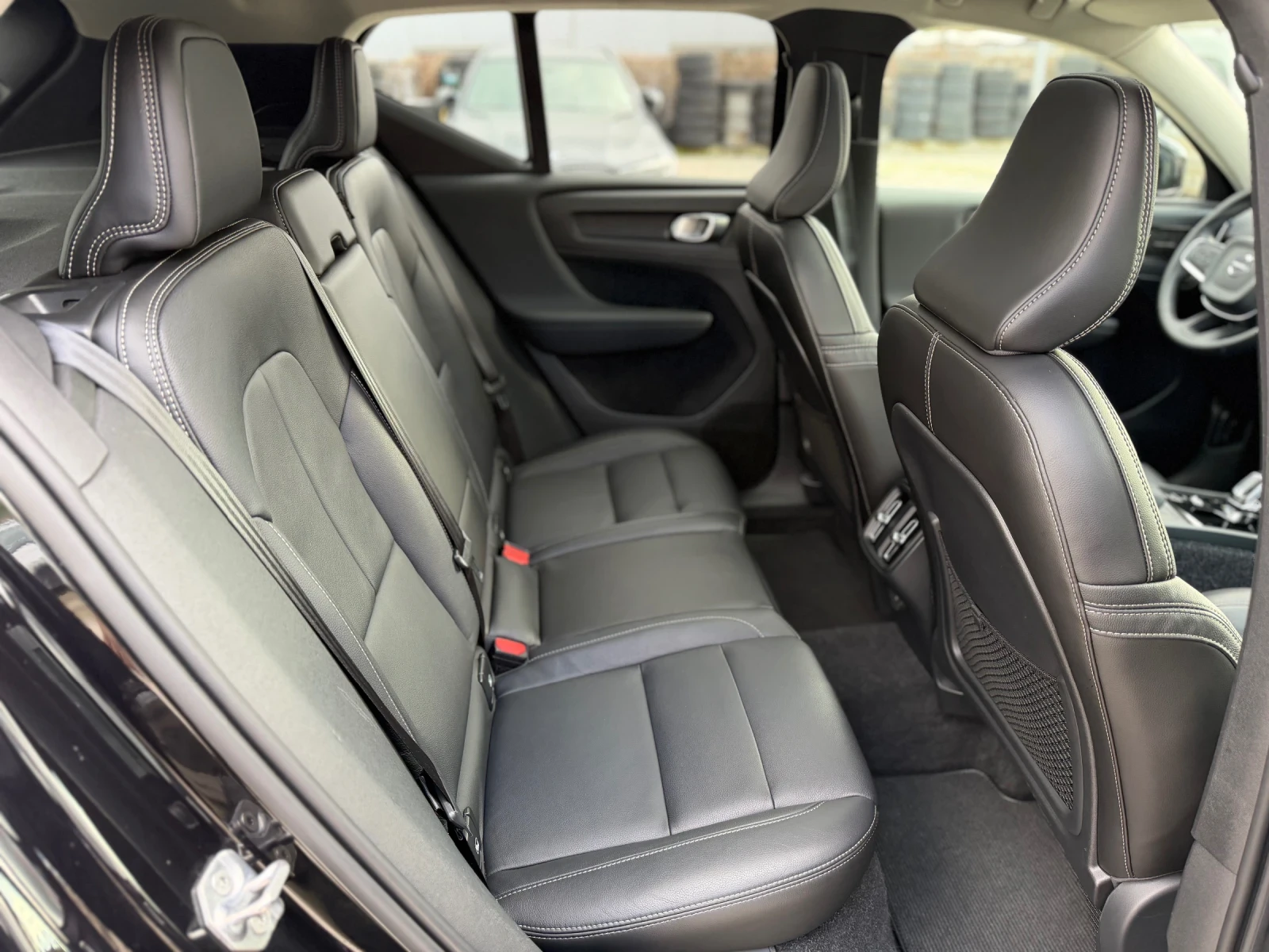 Volvo XC40 T4 AWD Inscription + Швейцария+ , снимка 12 - Автомобили и джипове - 54087309